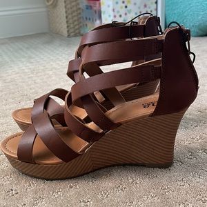 *BRAND NEW* Brown Wedge Sandals